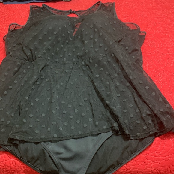 Torrid PreOwned Black SwimSuit 1 Piece Excellent Condition. No labels Size 3/3X - Picture 3 of 15